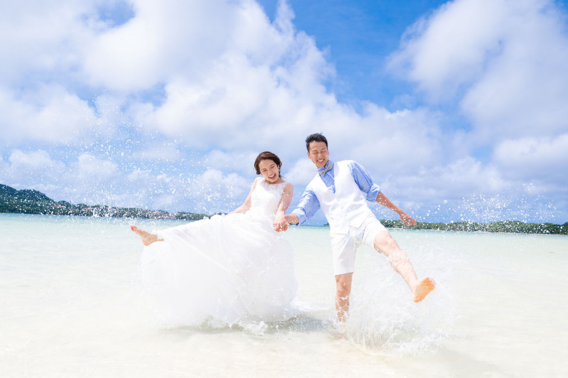 ドレスのまま海へ!ウォーターイン撮影