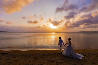 ARURU WEDDING_ビーチ＆ウォーターインにサンセットも！