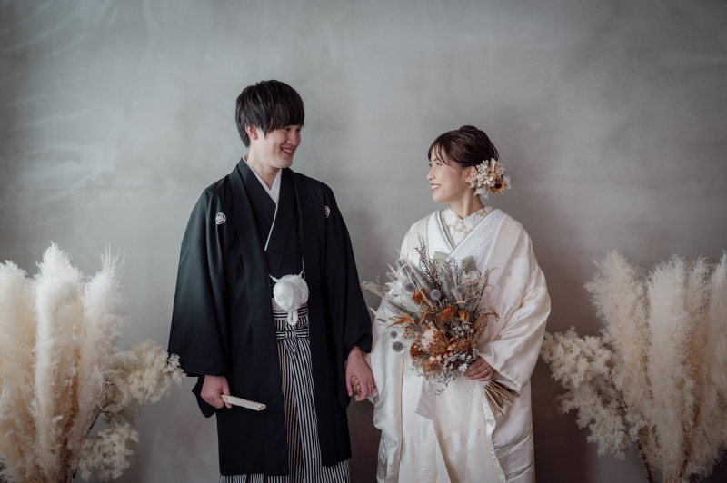 ナチュラルも可愛くもスタイリッシュな雰囲気も得意です!同じ衣装でも背景を変えて多彩なバリエーションで撮影します。