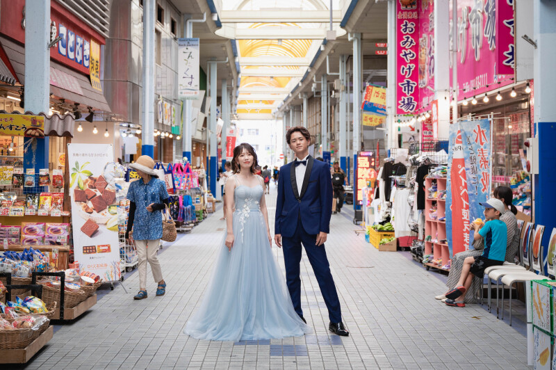 【石垣島街中歩き＆ビーチフォト】２カ所ロケーションフォトプラン！ウェディングドレス＆新郎衣装レンタル込み・データ100カット保障