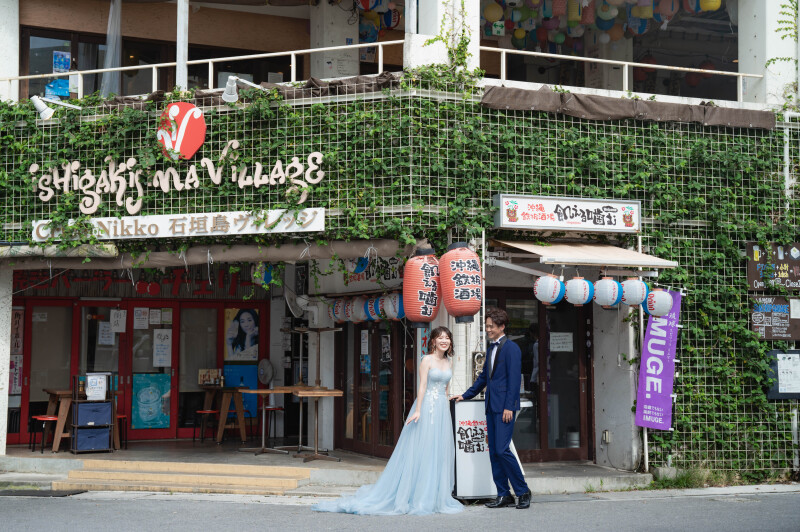 【石垣島街中歩き＆ビーチフォト】２カ所ロケーションフォトプラン！ウェディングドレス＆新郎衣装レンタル込み・データ100カット保障