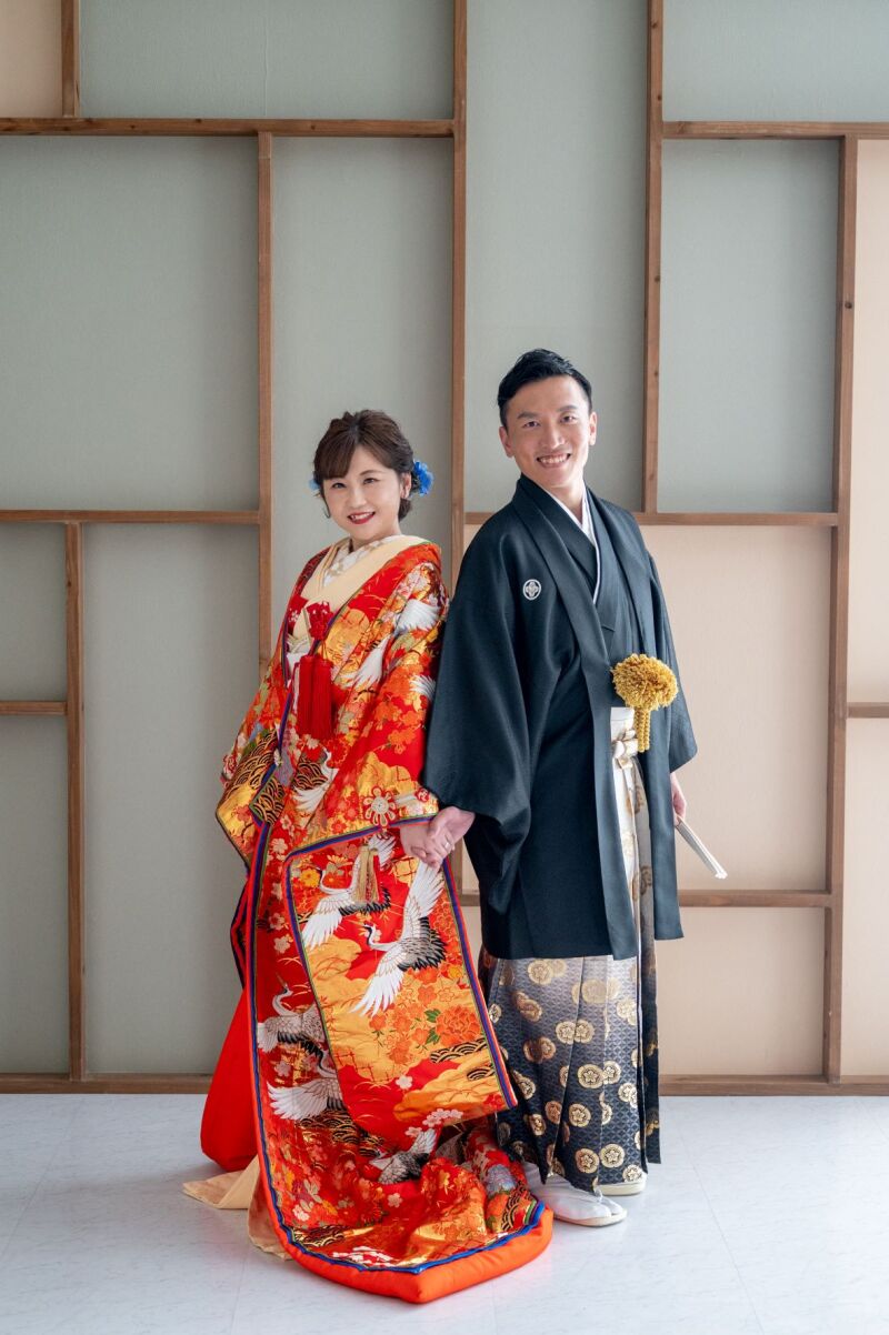 【白ドレスロケ&和装スタジオ撮影プラン】ウェディングドレス&新郎衣装・和装レンタル込みデータ100カット保障!