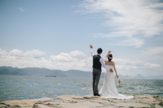 広大な海と共に。