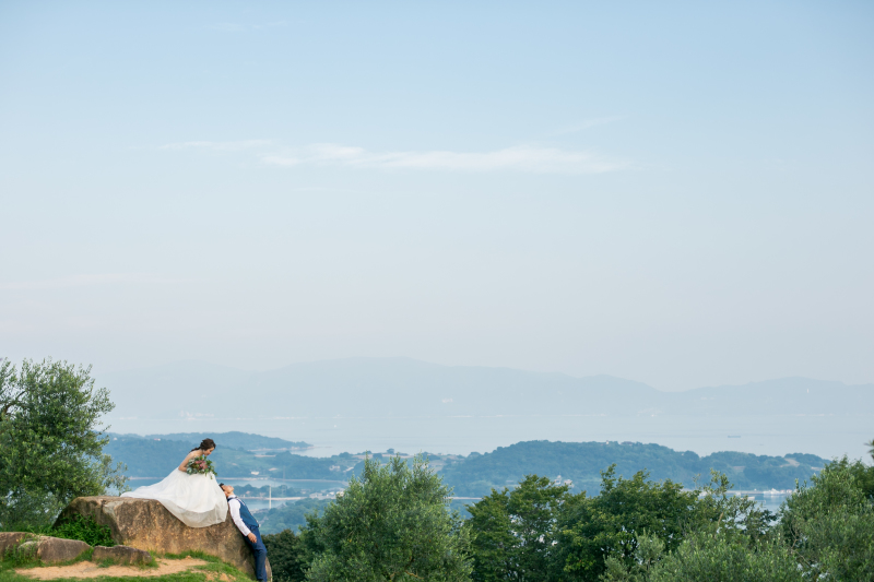 豊かな緑がドレスに映える「牛窓オリーブ園」