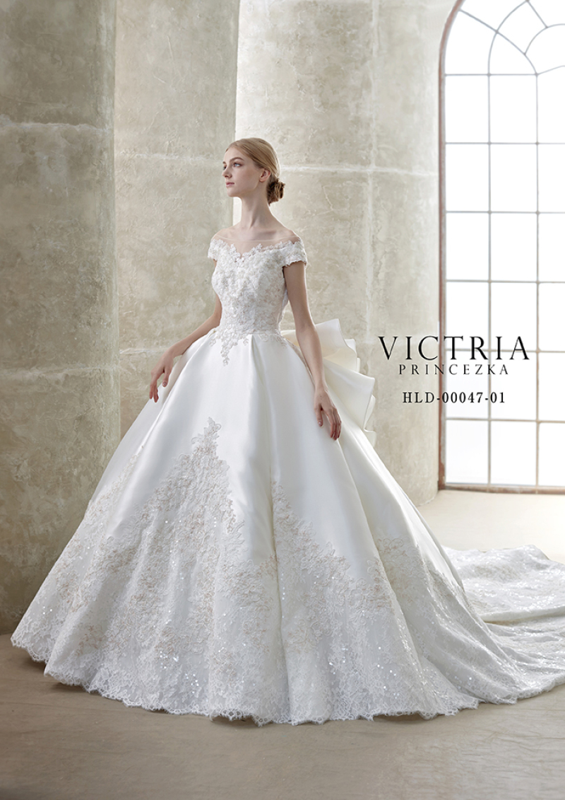 正統派な印象のミカド素材を使用したドレス 衣装 ドレス ハートスタジオ延岡店 マリエールオークパイン延岡 宮崎県でフォトウェディング 探すならphotorait