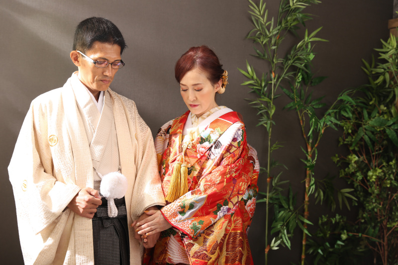 時代を経ても色あせないのが魅力・赤色打掛