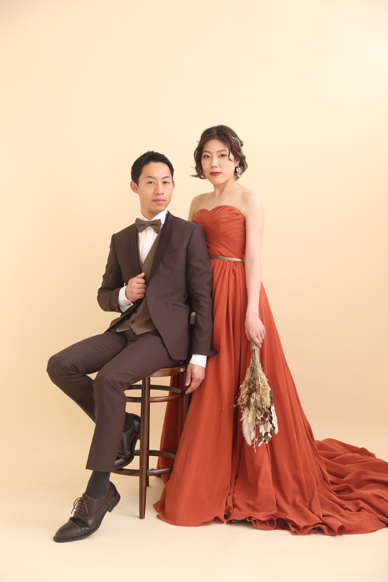 テラコッタドレスで大人っぽく