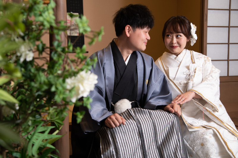 白無垢ゴールド×グレーの袴