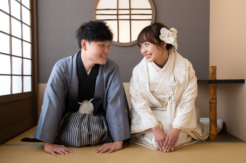 白無垢ゴールド×グレーの袴