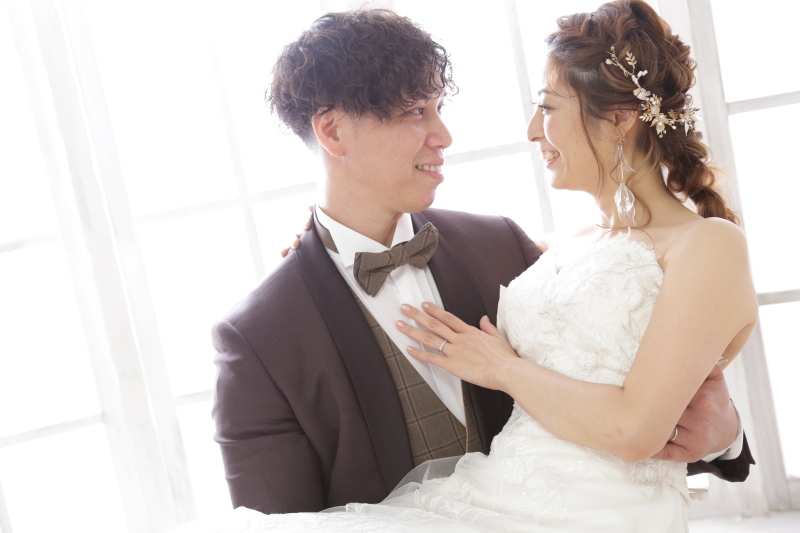 マーメイドウエディングドレス×ブラウンタキシード