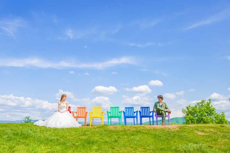 青空の下で空中ブランコも楽しめるスポット