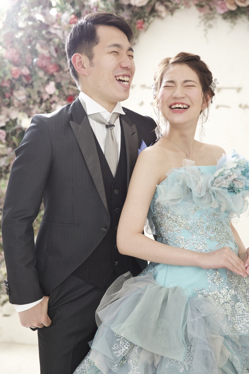 カラードレス × 黒タキシード