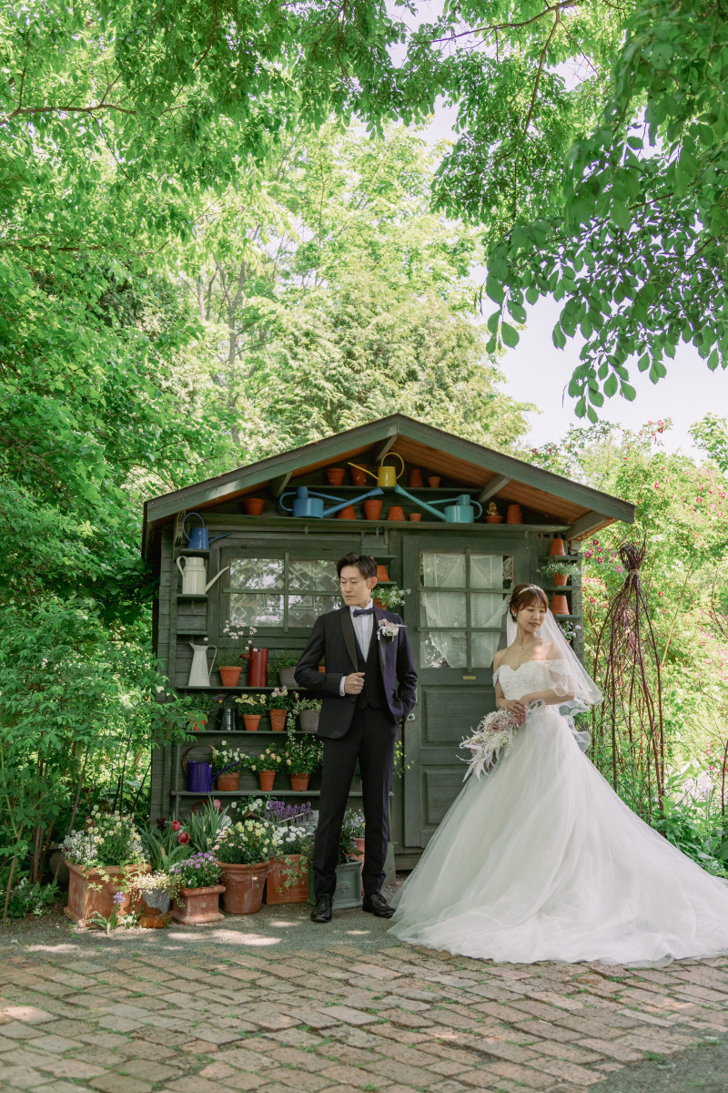 グリーン小屋前でおしゃれなシーンを