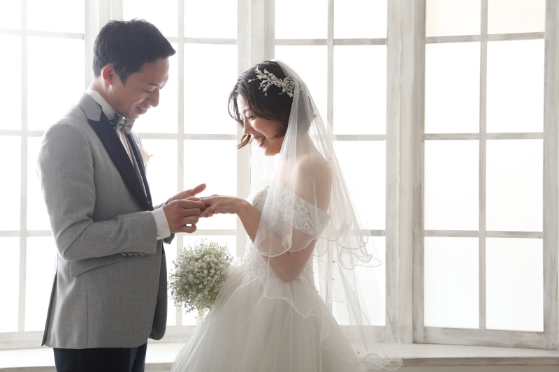 指輪交換は自然と笑顔に!