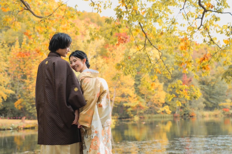 衣装が映える紅葉ロケ!