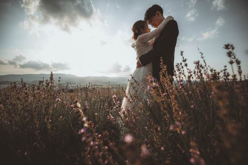 大空と日差しに包まれながら