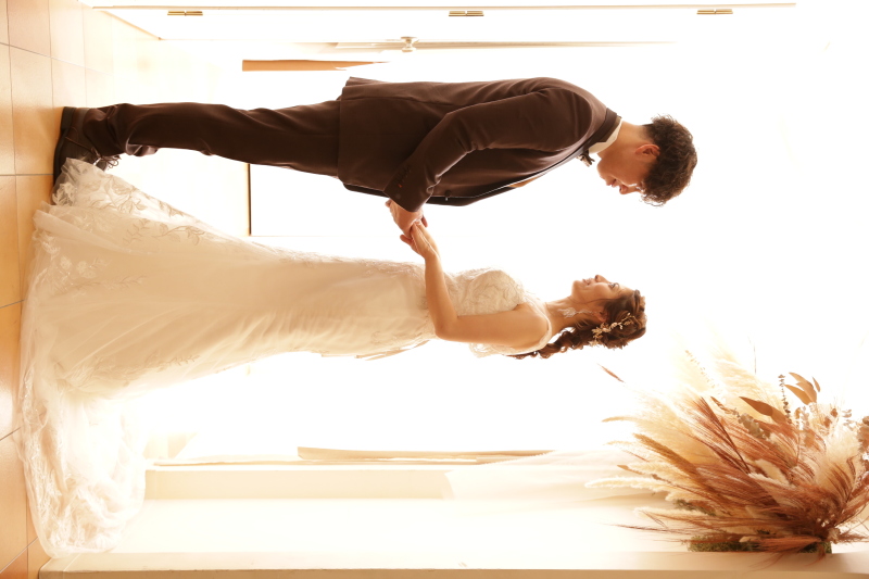 マーメイドウエディングドレス×ブラウンタキシード