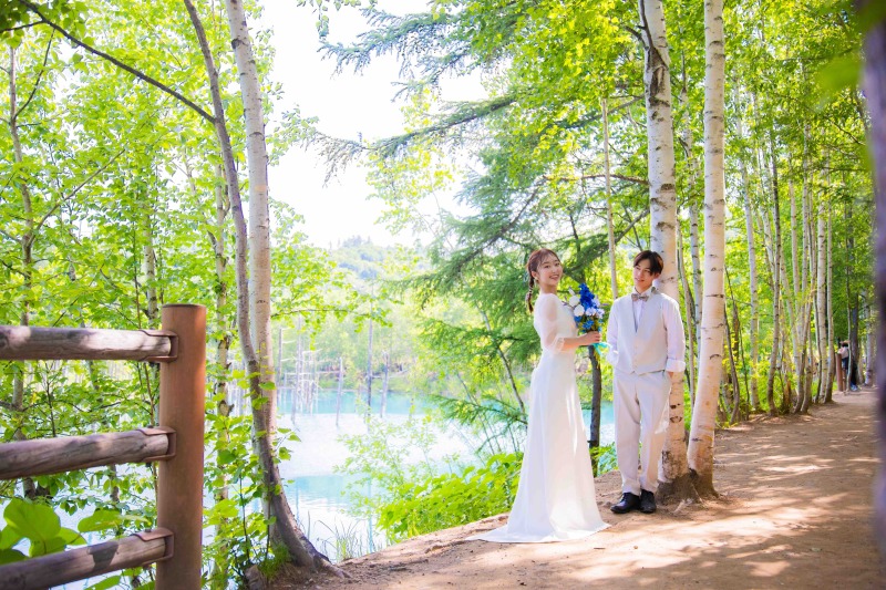 木漏れ日の下で