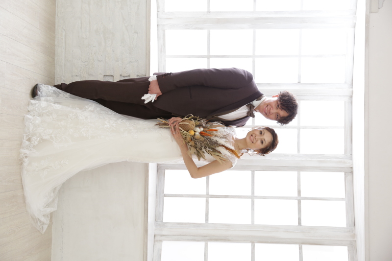 マーメイドウエディングドレス×ブラウンタキシード