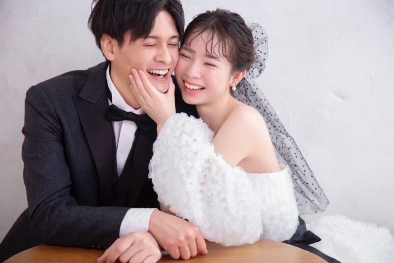 初回ご契約で10%OFF〈スタジオ撮影〉1DAYフォトウェディングアルバムプラン【20カット収録のアルバム付き】