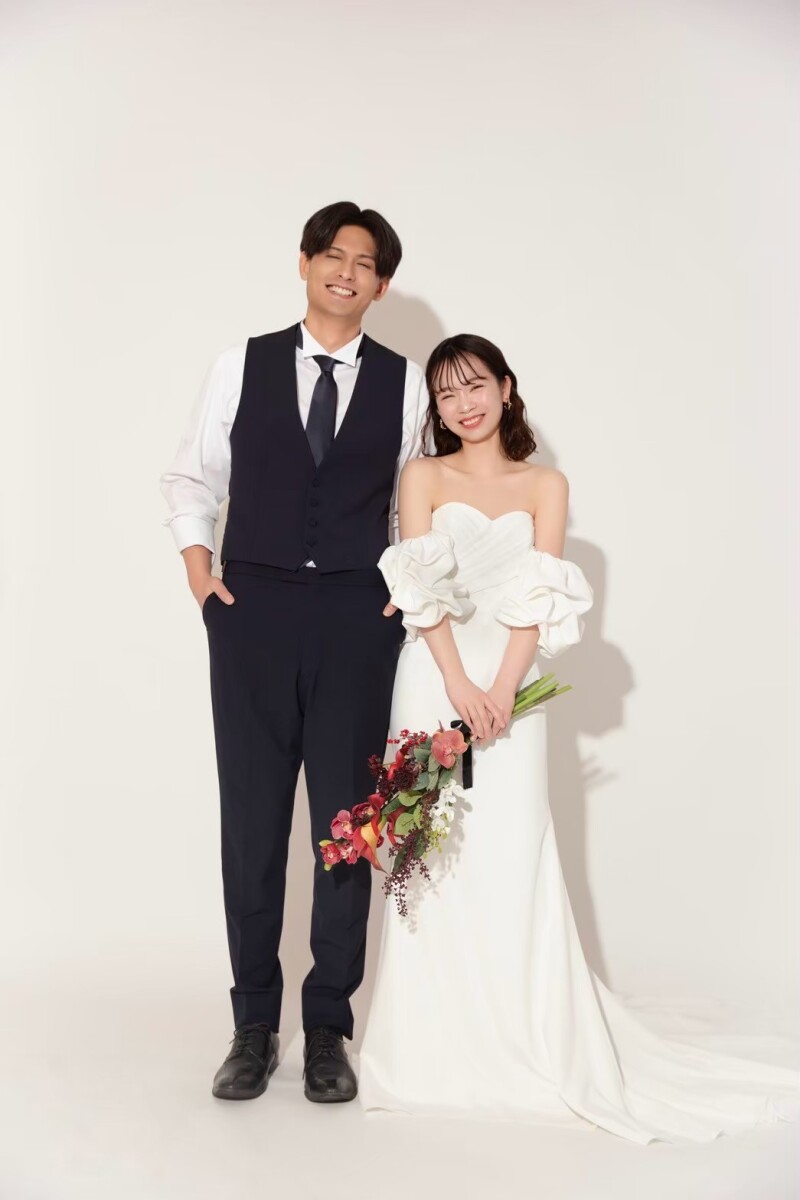 初回ご契約で10%OFF〈スタジオ撮影〉1DAYフォトウェディングアルバムプラン【20カット収録のアルバム付き】