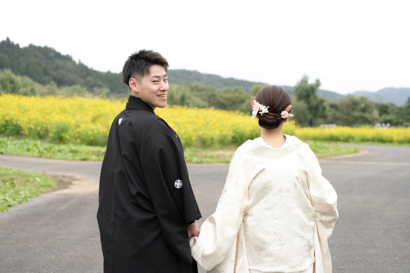 新郎様の笑顔がクール！振り向きショットがかわいい