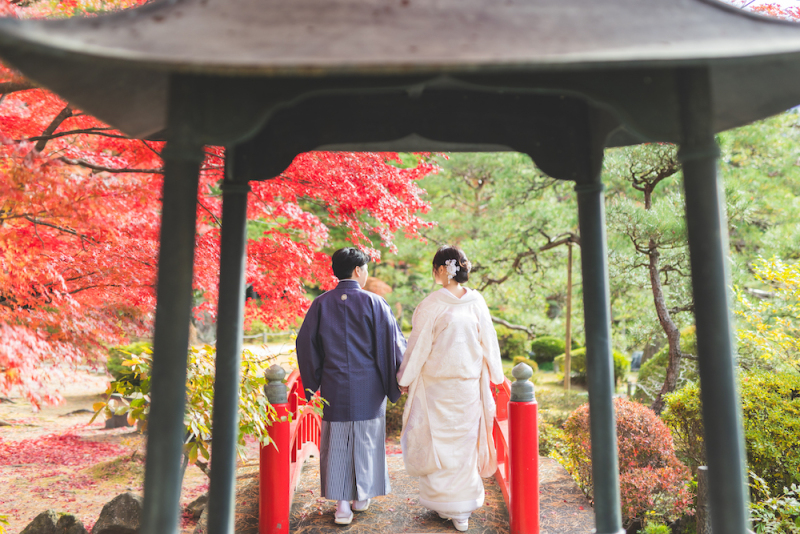 紅葉の見頃を迎えたもみじの樹の下で・・・