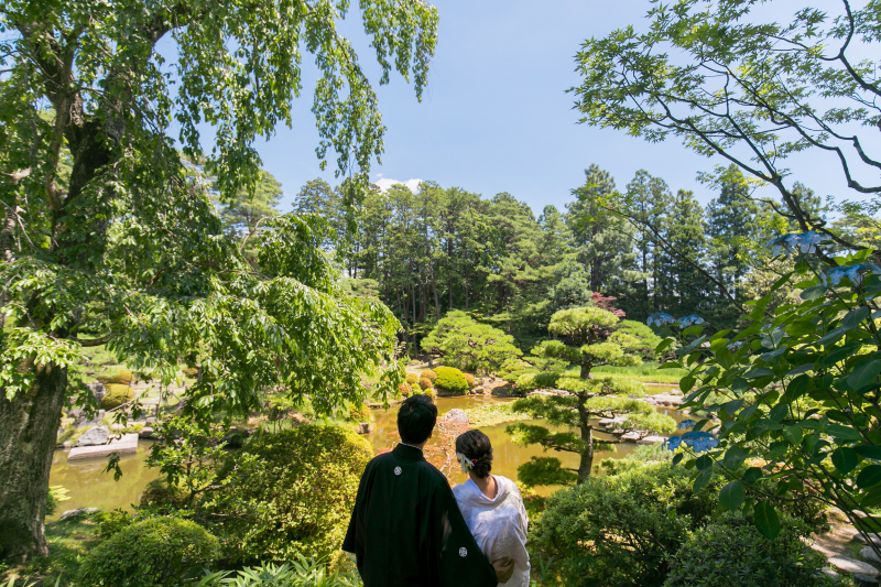 綺麗な庭園を眺めながら