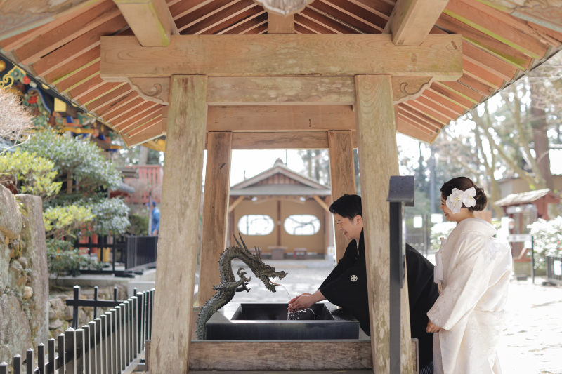 手水車では竜と一緒に