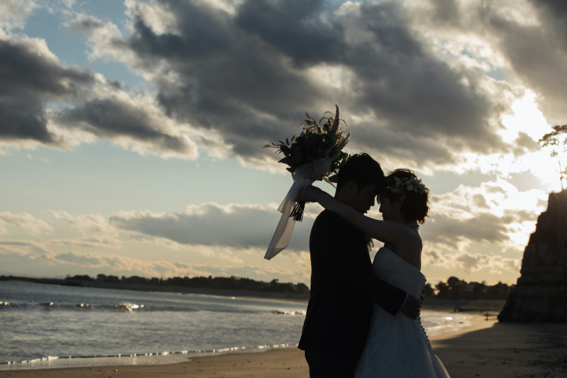 夕日に照らされて