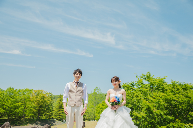 青空をバックに