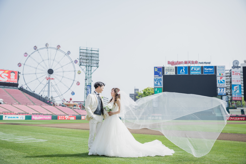 ベールをなびかせて