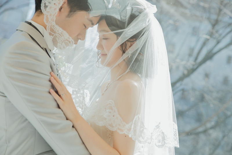 ベールに包まれて