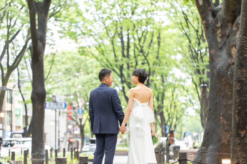 会話を楽しむ後ろ姿♡