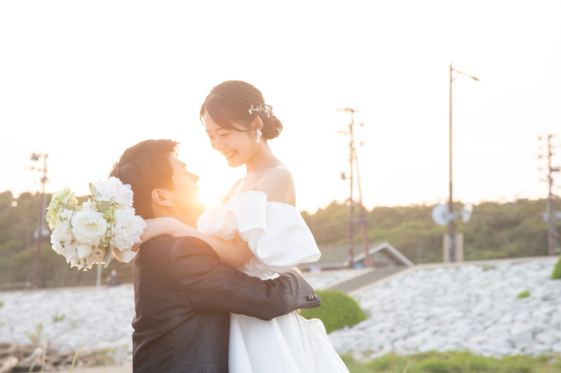 洋装といえば抱っこショット!差し込む光が素敵!