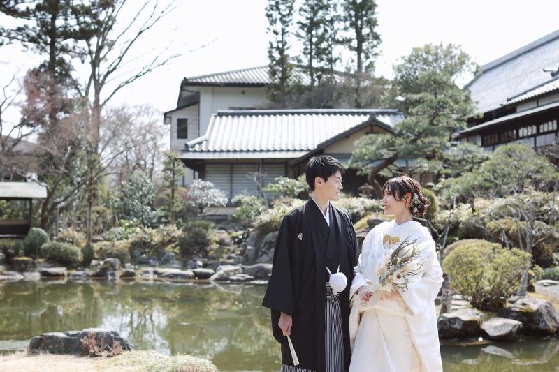 日本庭園をバックに撮影スタート!