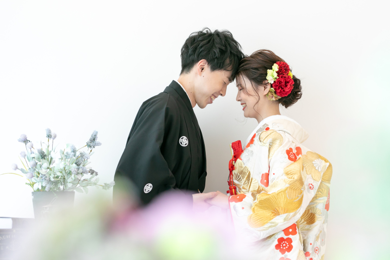 おでこを寄せ合って