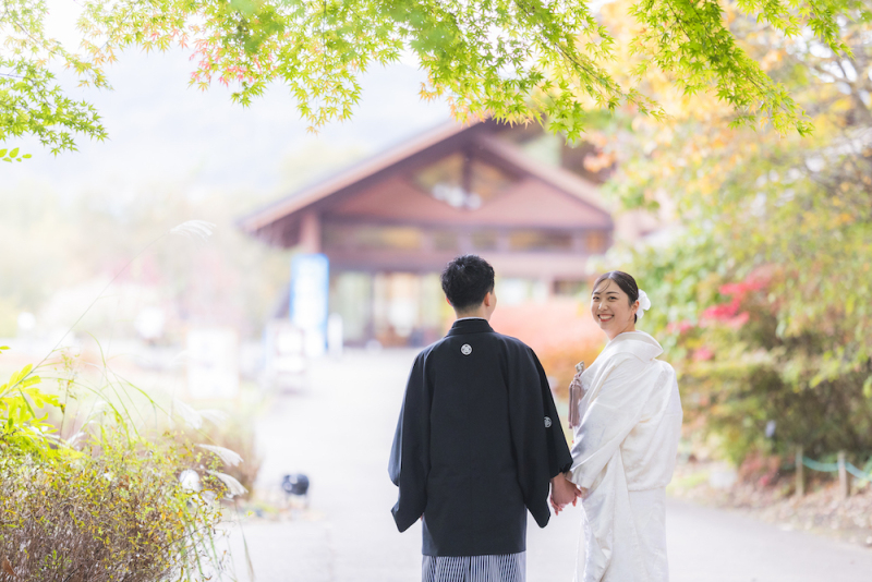 雰囲気たっぷりな空間で、振りむきショットを♡