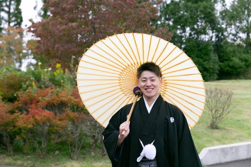 普段とは一味違う雰囲気を残せる新郎様ソロショット