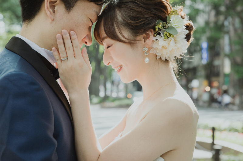 おでこをこつん