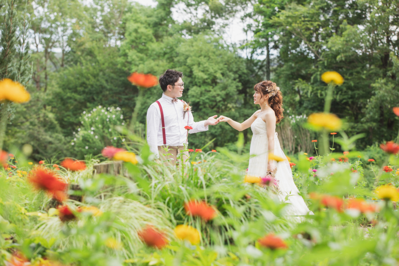 手を取り合って♡