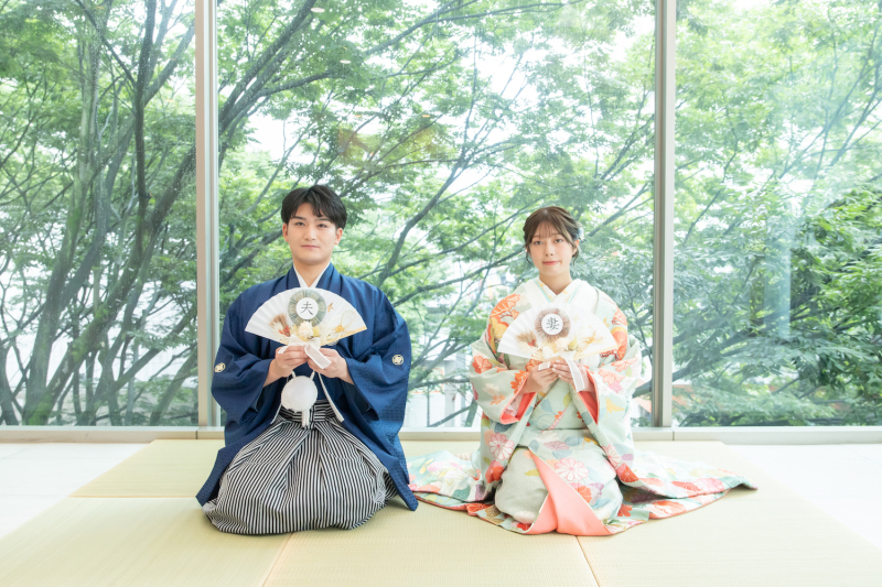 招待状にも使える!和装といえば、正座ショットです