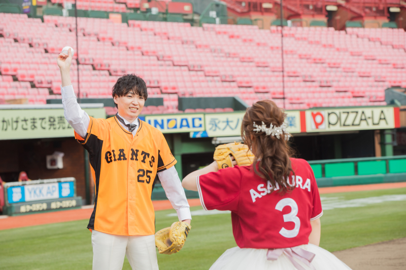 グラウンドに降りて愛のキャッチボール♪？