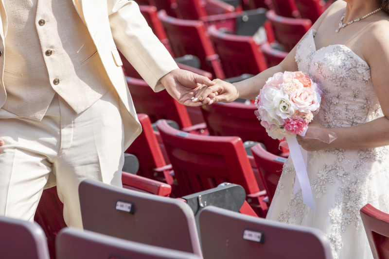 手を取り合って♡