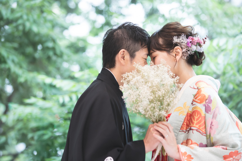 鮮やかな緑をバックに♬