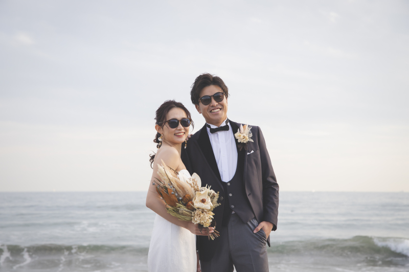 サングラスをかけて