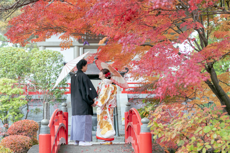 赤い橋と紅葉