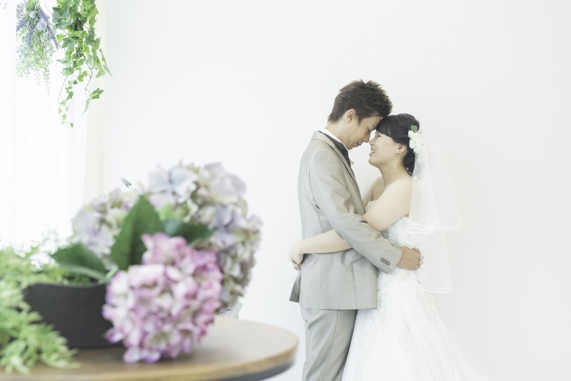 おでこを合わせて