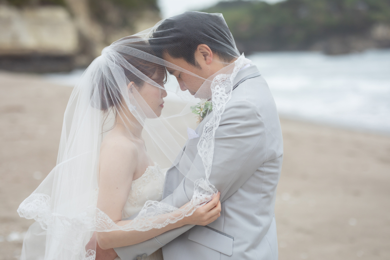 ベールに包まれて