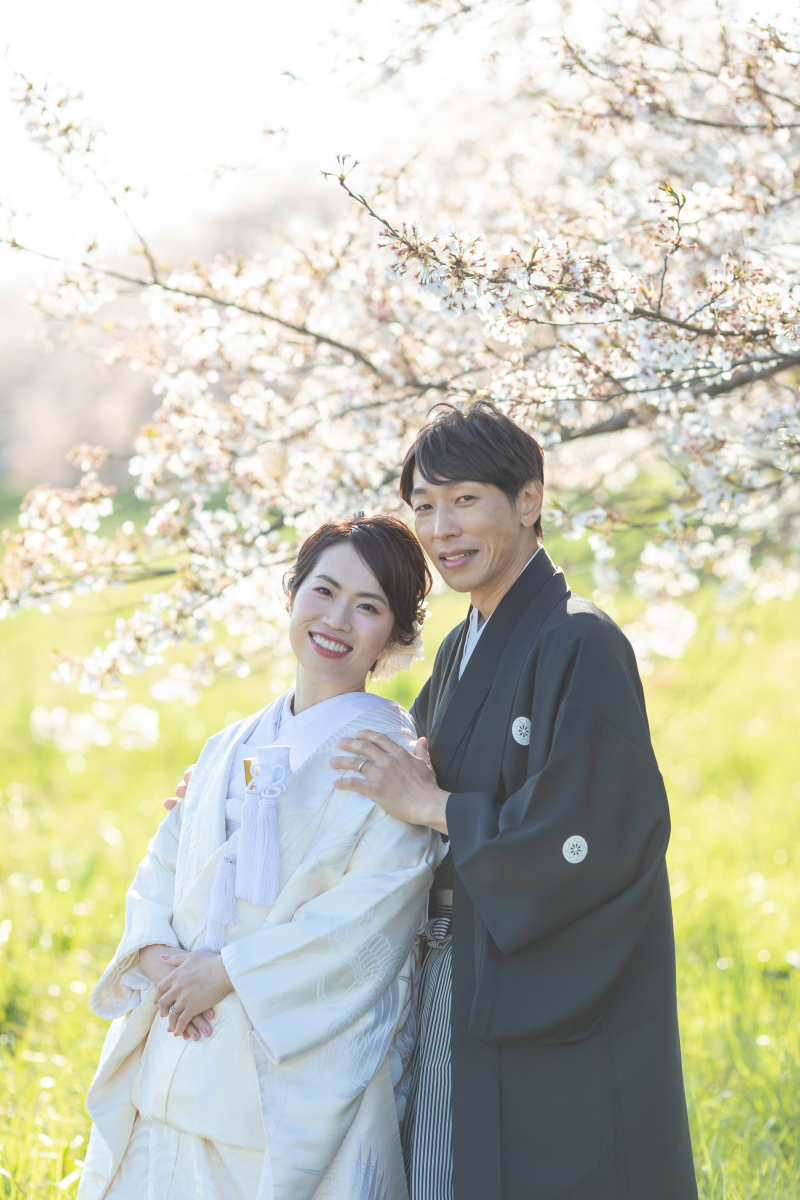 満開の桜の下で